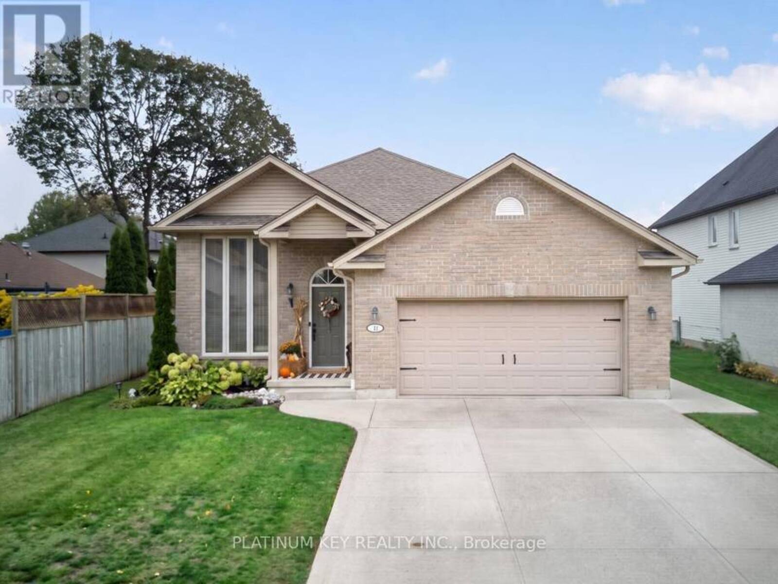 11 ALLISON COURT, Strathroy-Caradoc, Ontario N7G 4C2