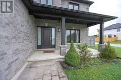 102 TIMBERWALK TRAIL | Ilderton Ontario | Slide Image Three