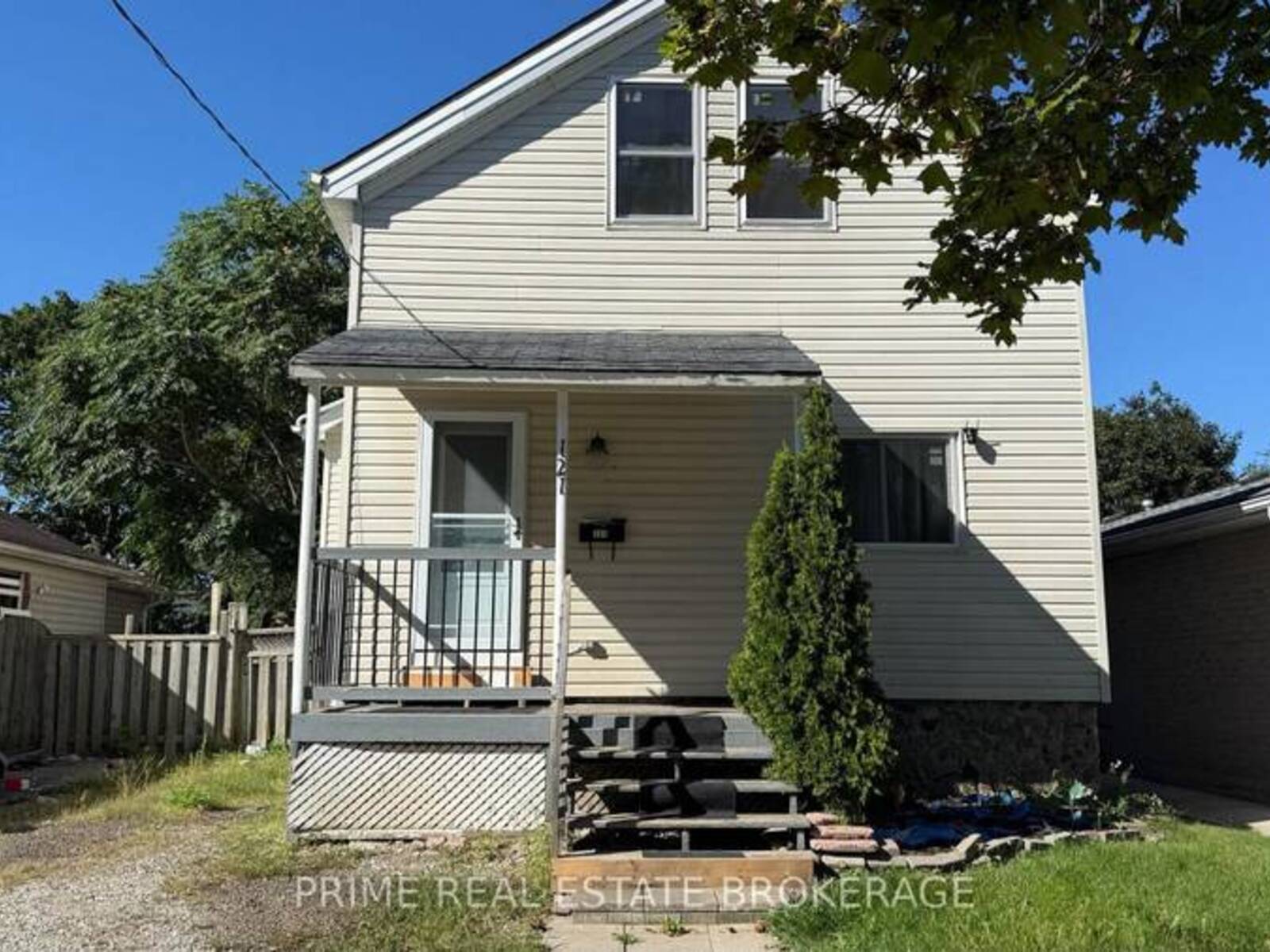 121 BOULLEE STREET, London, Ontario N5Y 1T8