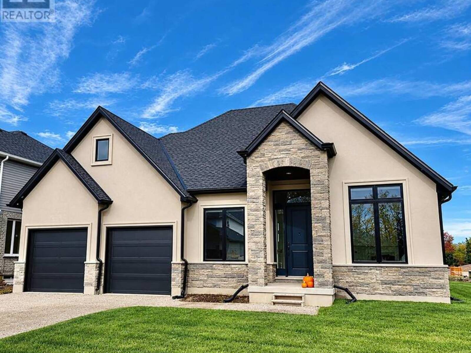2 JAMES STREET, Strathroy-Caradoc, Ontario N0L 1T0