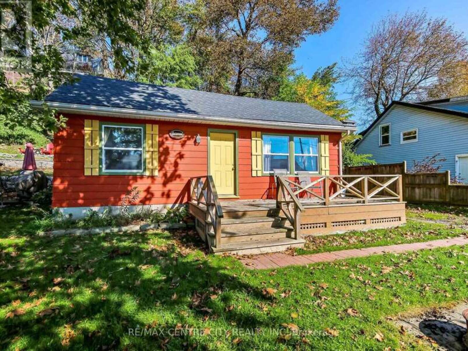 341 FIRST STREET, Port Stanley, Ontario N5L 1E3