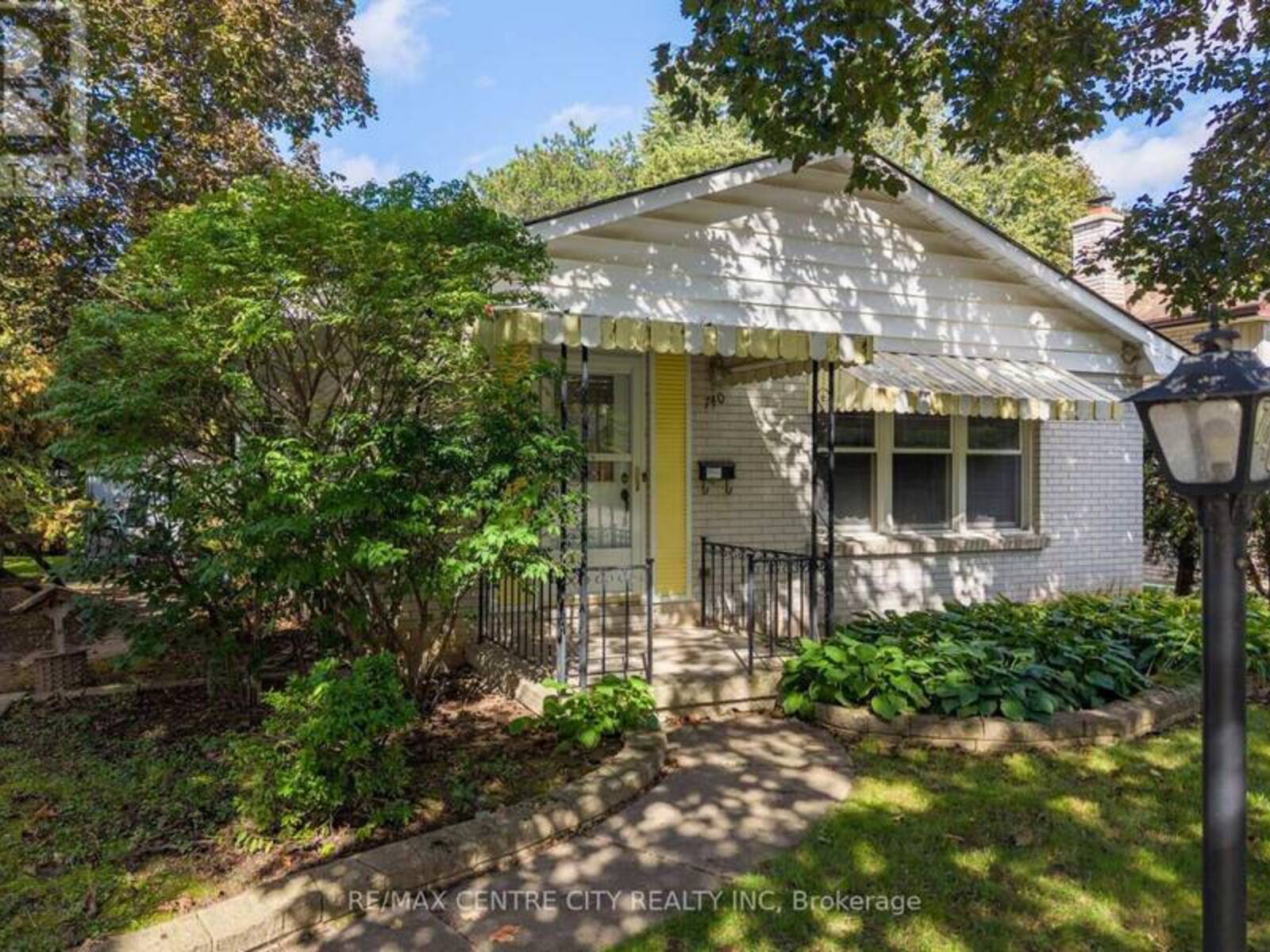 740 DUNBOYNE CRESCENT, London, Ontario N5X 1Y1