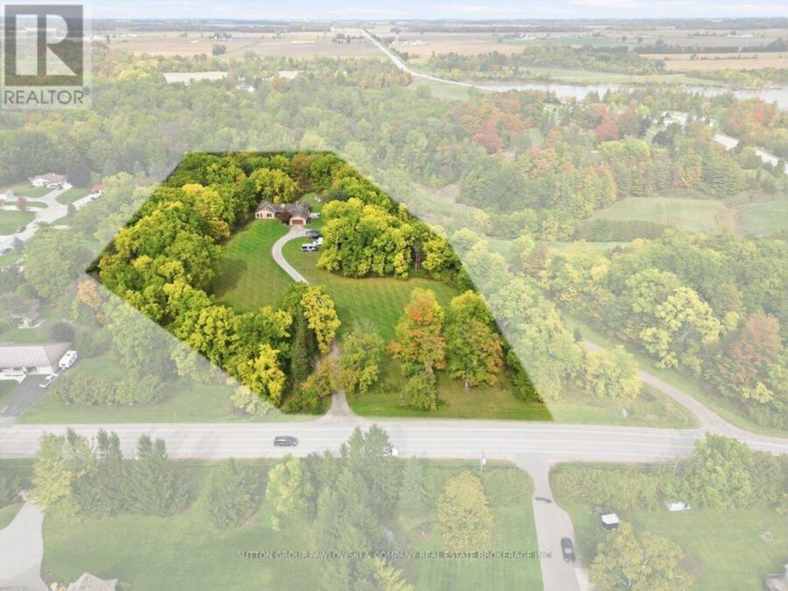 2174 PARKHILL DRIVE, Parkhill, Ontario N0M 2K0