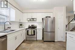 10 EXMOUTH DRIVE | London Ontario | Slide Image Twelve