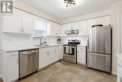 10 EXMOUTH DRIVE | London Ontario | Slide Image Thirteen