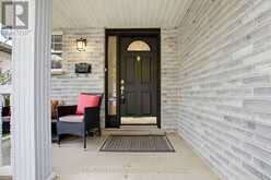 10 EXMOUTH DRIVE | London Ontario | Slide Image Three