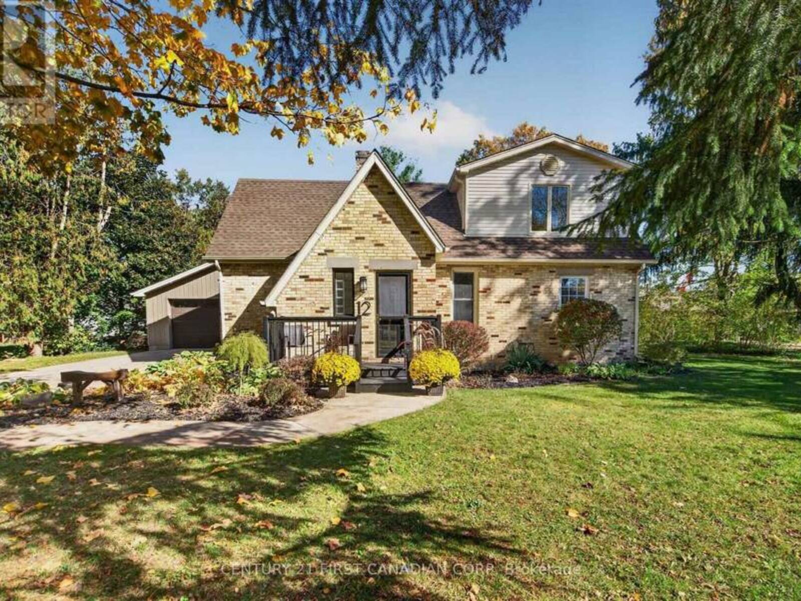 12 CHARLES STREET, Ilderton, Ontario N0M 2A0