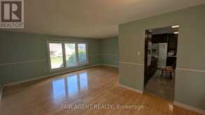 33 MAYNARD DRIVE | Schomberg Ontario | Slide Image Nine