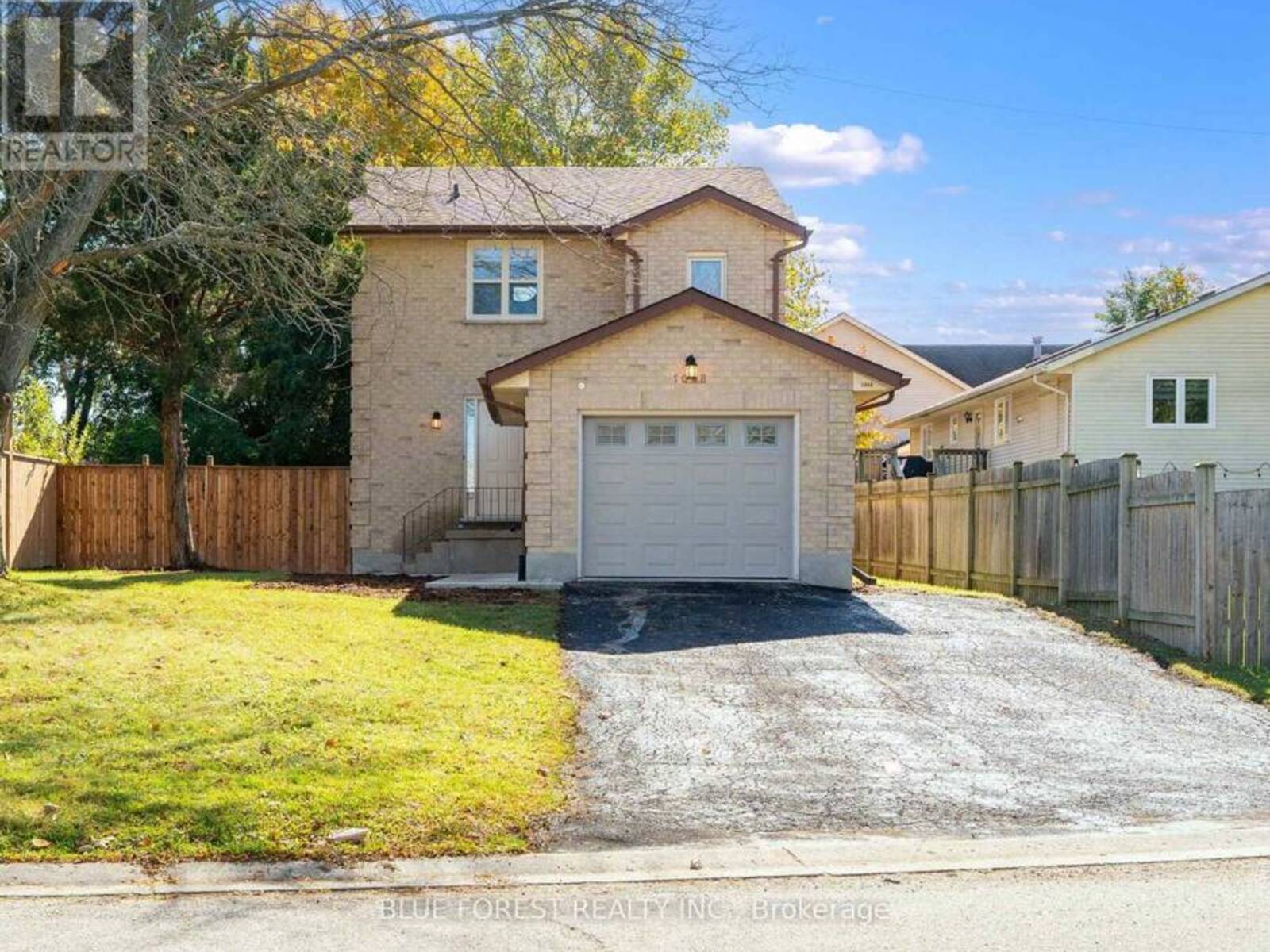 1048 MAHOGANY ROAD, London, Ontario N6H 2W5