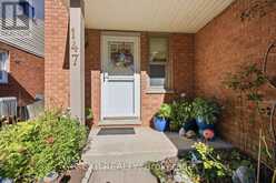 147 WALMER GARDENS | London Ontario | Slide Image Three