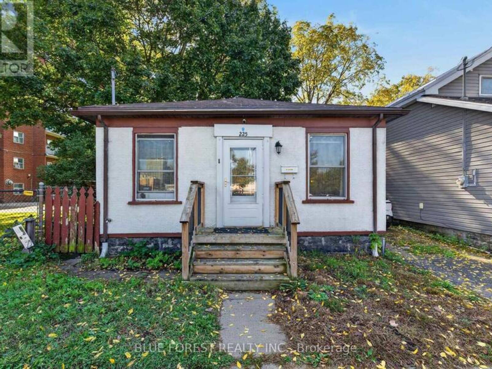 225 SIMCOE STREET, London, Ontario N6B 1J3