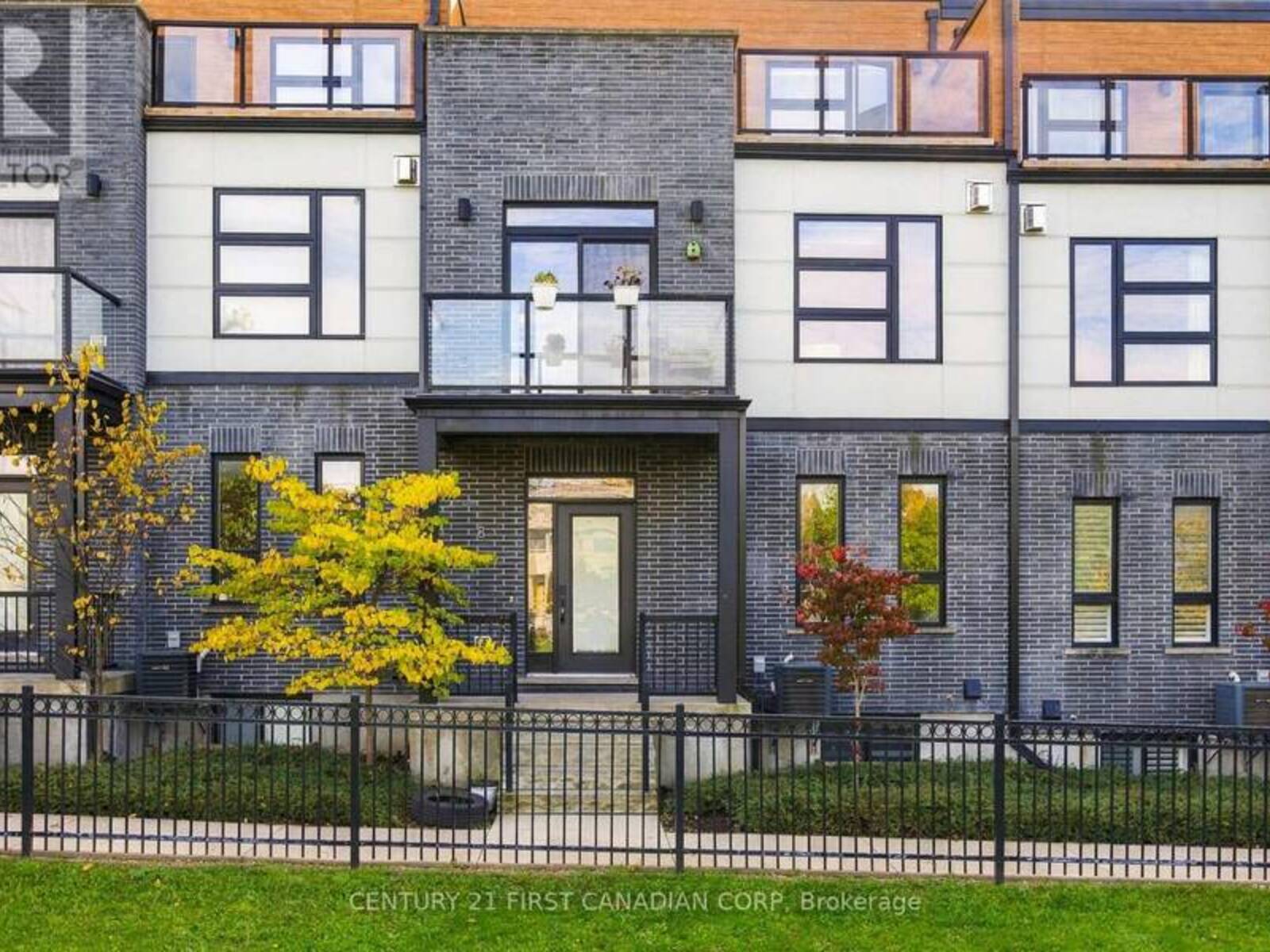 8 - 231 CALLAWAY ROAD, London, Ontario N6G 0M3