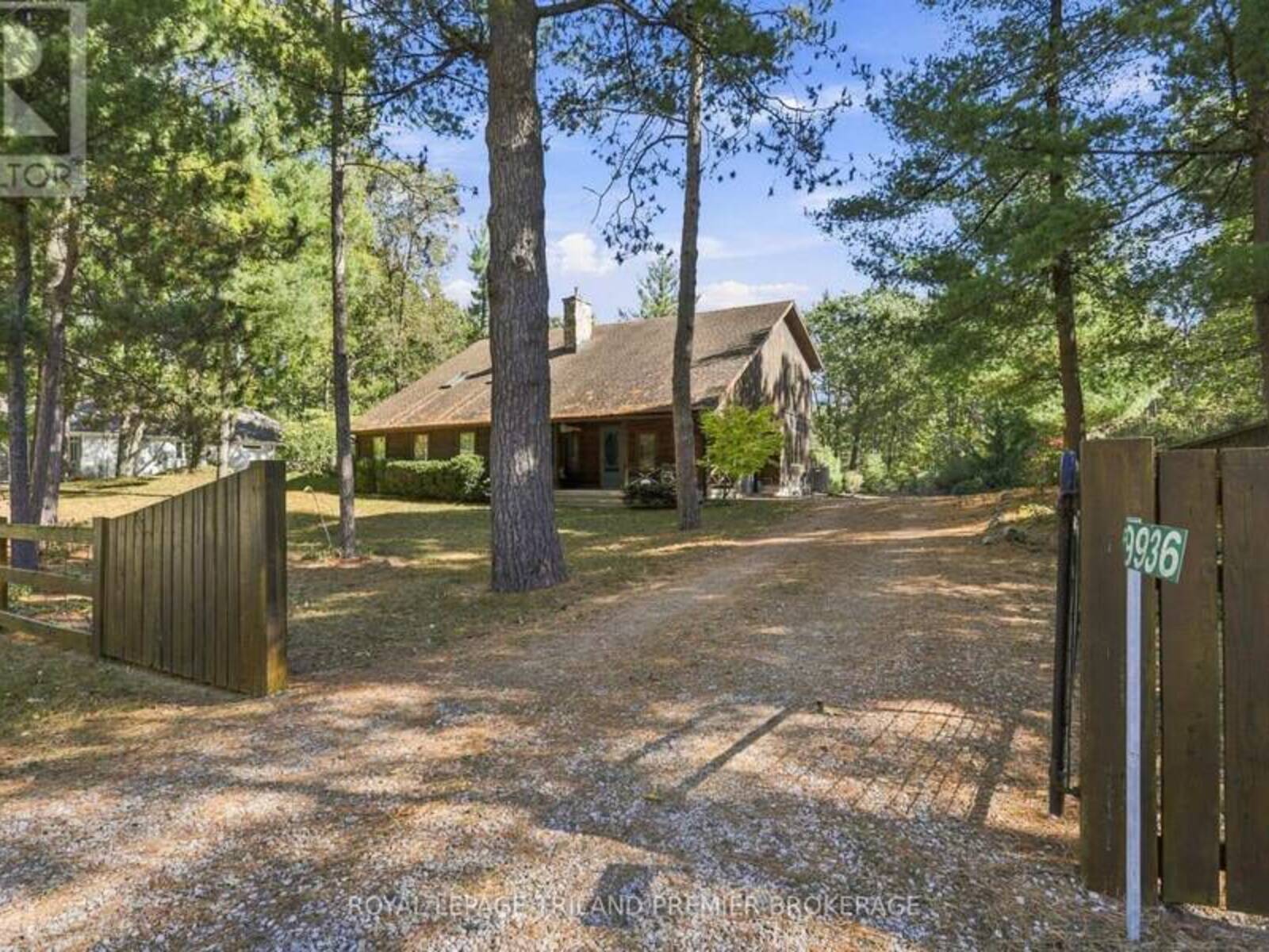 9936 ONTARIO STREET, Lambton Shores, Ontario N0M 2L0