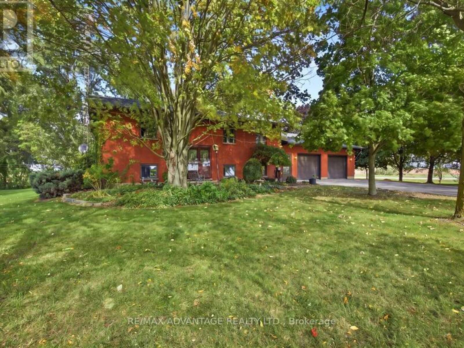 2432 CUDDY DRIVE, Adelaide-Metcalfe, Ontario N0M 2B0