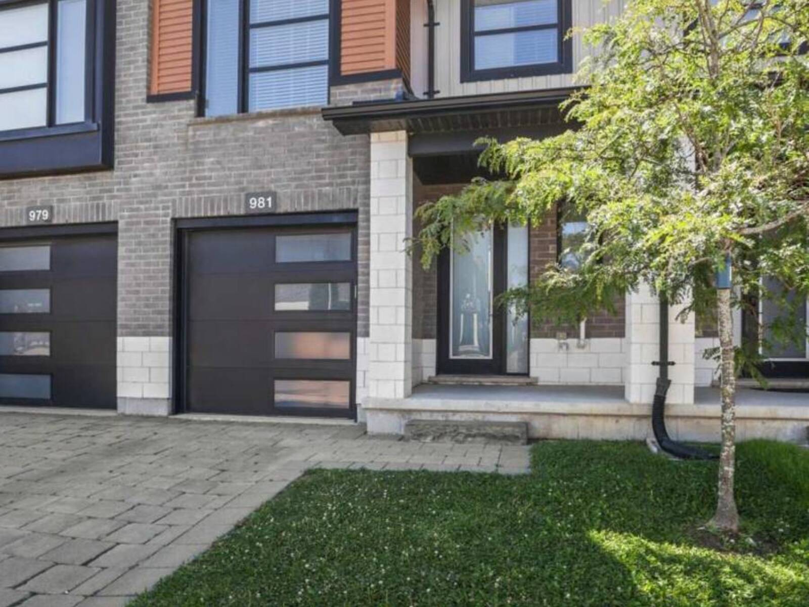 981 WEST VILLAGE SQUARE, London, Ontario N6H 0J7
