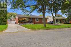 108 DOWNING CRESCENT | London Ontario | Slide Image Three