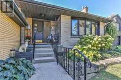 35 CROXTON ROAD W | London Ontario | Slide Image Three