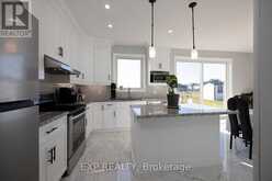 21 SYCAMORE DRIVE N | Tillsonburg Ontario | Slide Image Seven