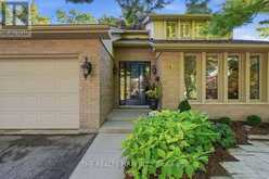 11 SOMERSET CRESCENT | London Ontario | Slide Image Two
