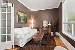 355 OAKLAND AVENUE | London Ontario | Slide Image Seven