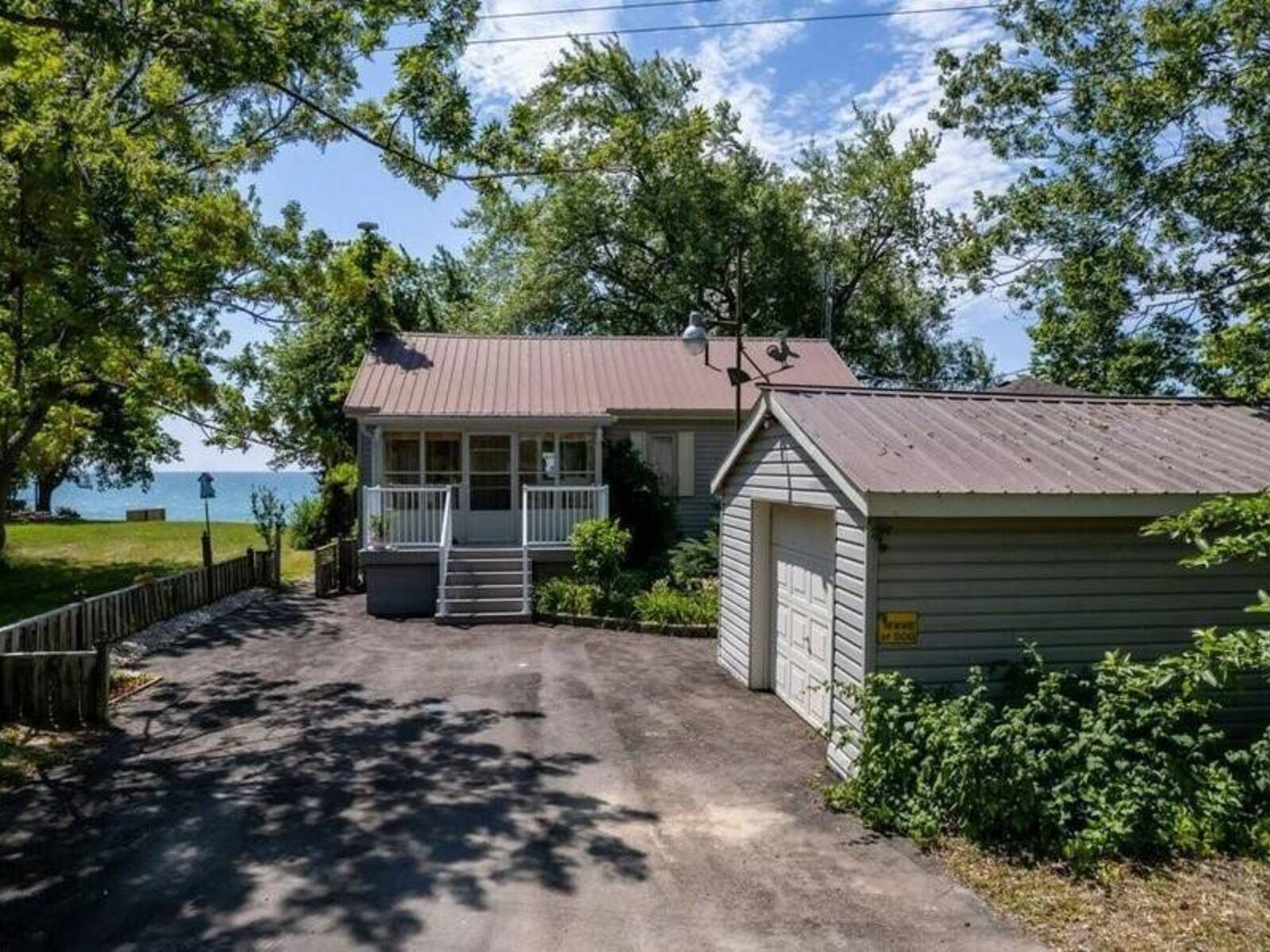 2592 LAKESHORE Road, Dunnville, Ontario N1A 2W8
