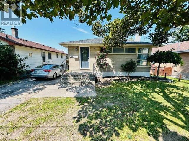 344 VICTORIA Avenue Belleville Ontario, K8N 2E3 - 6 Bedrooms Home For Sale