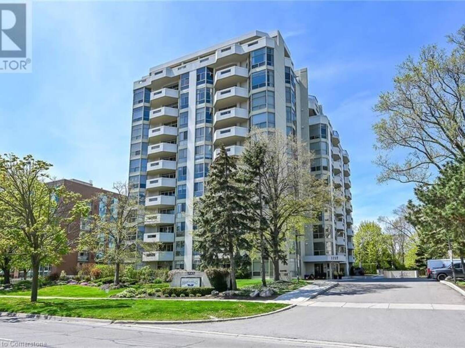 1237 NORTH SHORE Boulevard E Unit# 201, Burlington, Ontario L7S 2H8