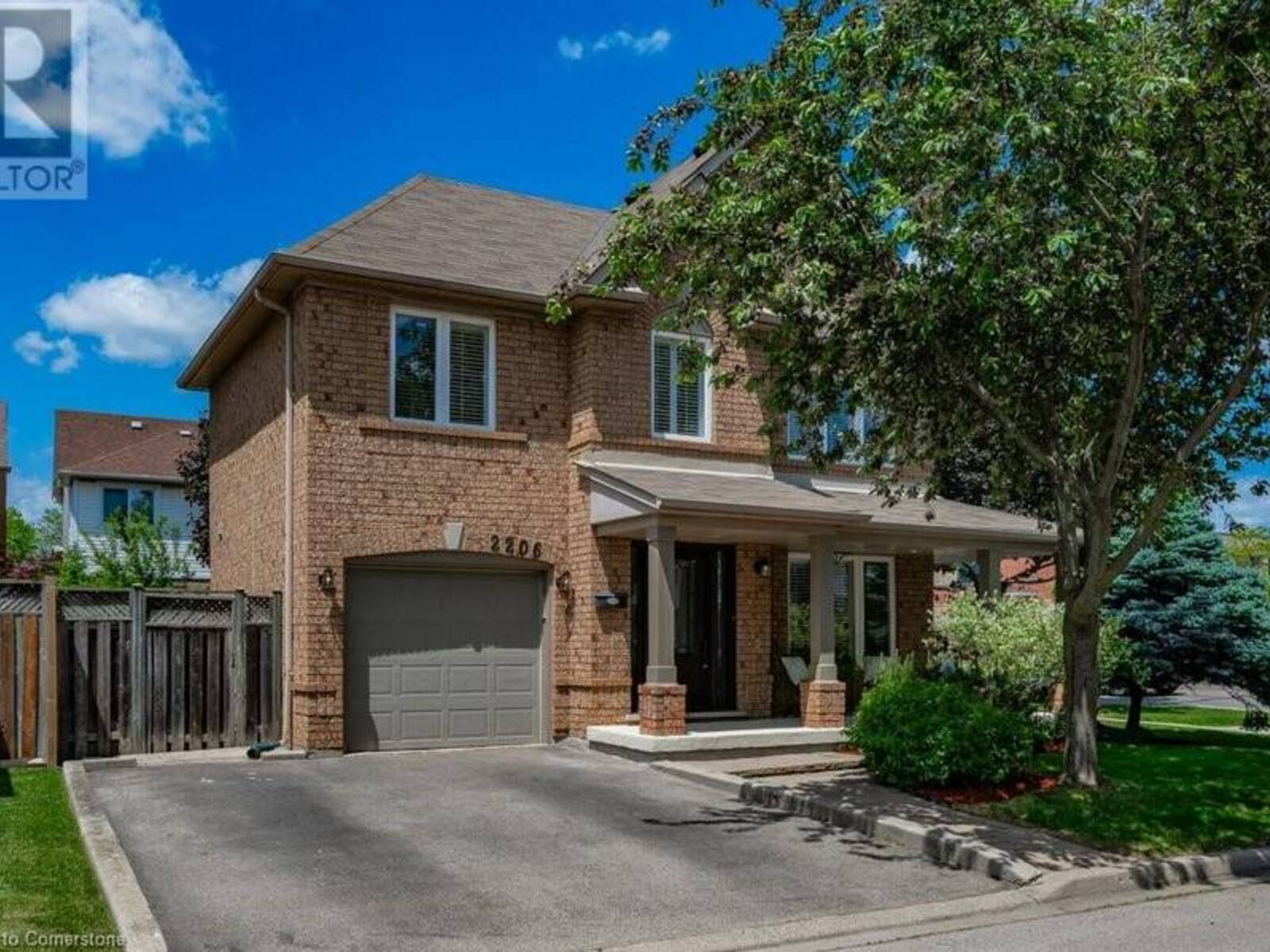 2206 BIRCHLEAF Lane, Burlington, Ontario L7L 6G8