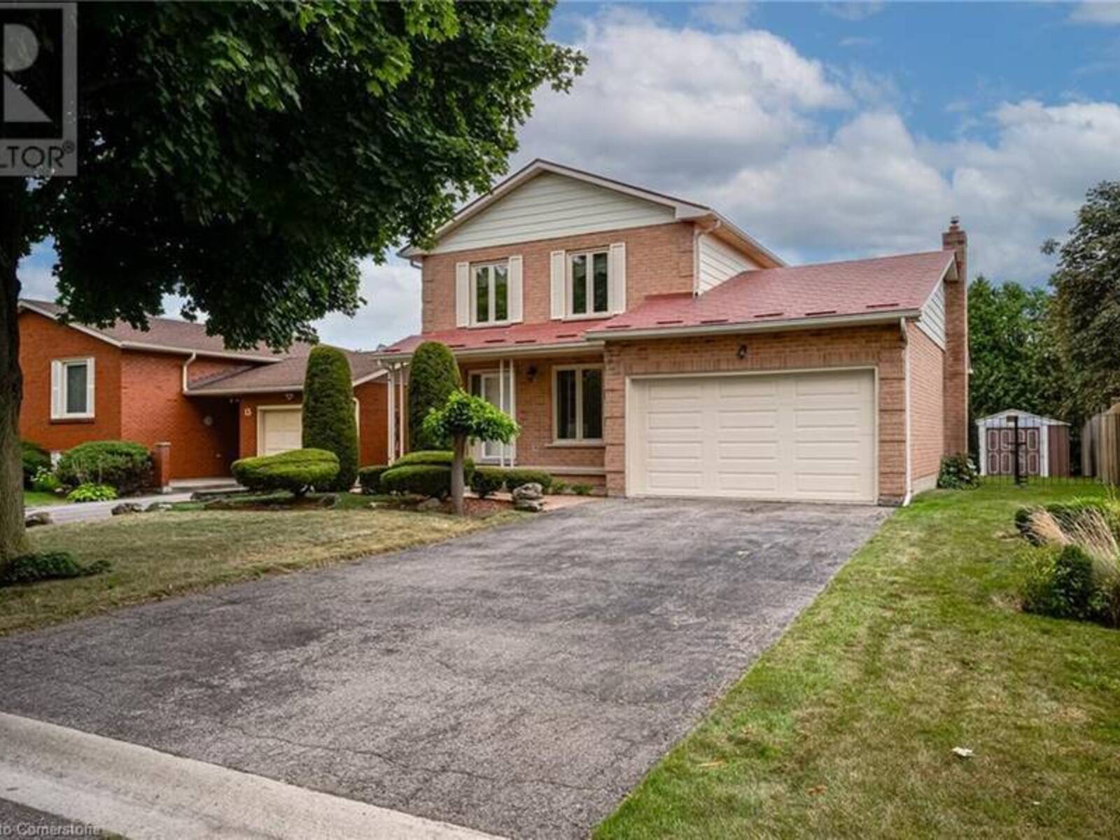 15 AMESBURY Crescent, Stoney Creek, Ontario L8J 1Z9