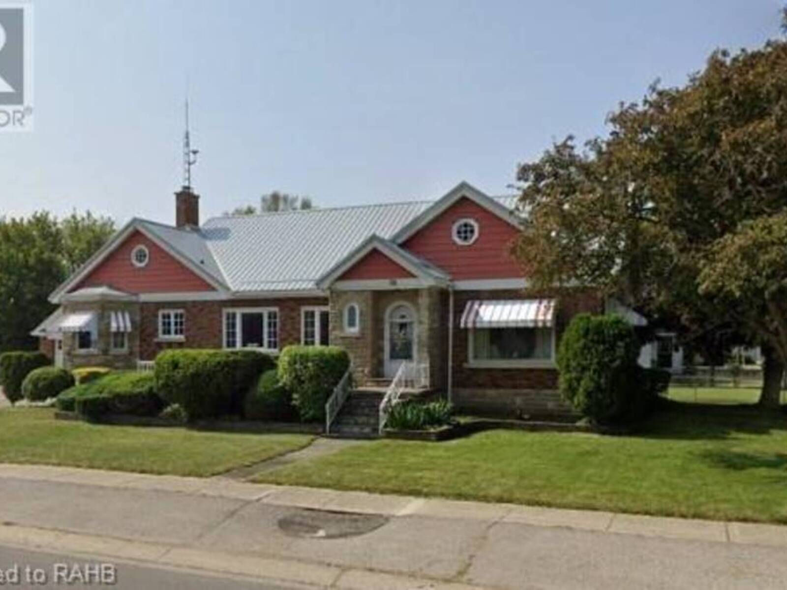 27 Church Street E, Delhi, Ontario N4B 1T2