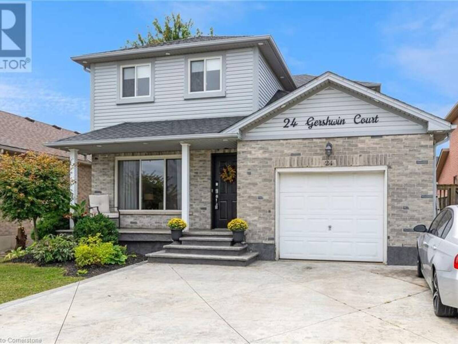 24 GERSHWIN Court, Hamilton, Ontario L8W 3Z4