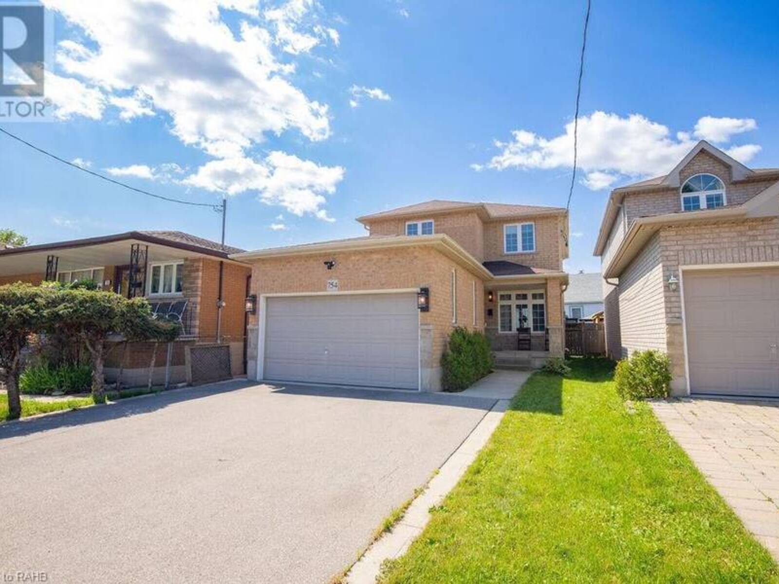 754 Roxborough Avenue, Hamilton, Ontario L8H 1S8