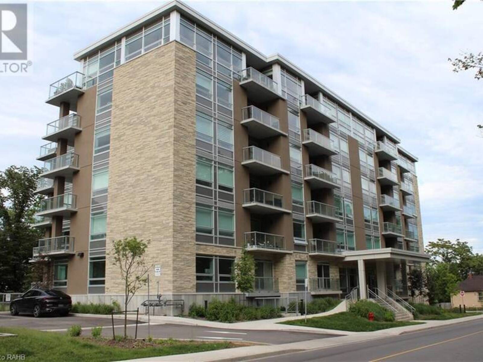 479 CHARLTON Avenue E Unit# 308, Hamilton, Ontario L8N 0B4