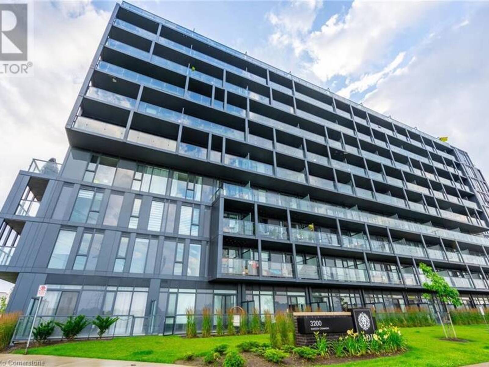 3200 DAKOTA Common Unit# B717, Burlington, Ontario L7M 2A9