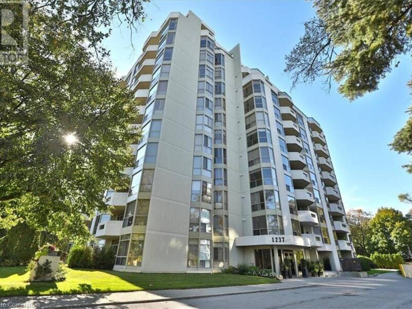 1237 NORTH SHORE Boulevard Unit# 404, Burlington, Ontario L7S 2H8