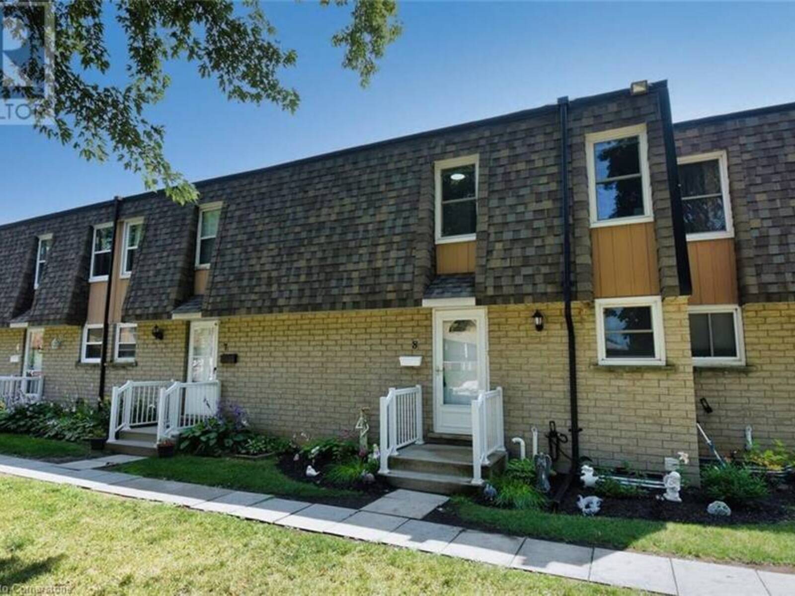 153 LIMERIDGE Road W Unit# 8, Hamilton, Ontario L9C 2V3