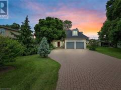 5 WENDAKEE Drive Stoney Creek Ontario, L8E 5T1