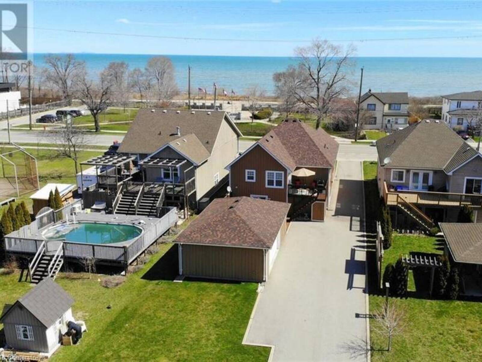 1060 BEACH Boulevard, Hamilton, Ontario L8H 6Z4