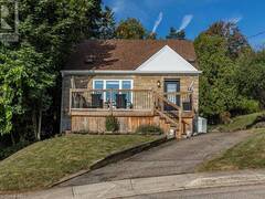 9 LINDA Court Dundas Ontario, L9H 1S7