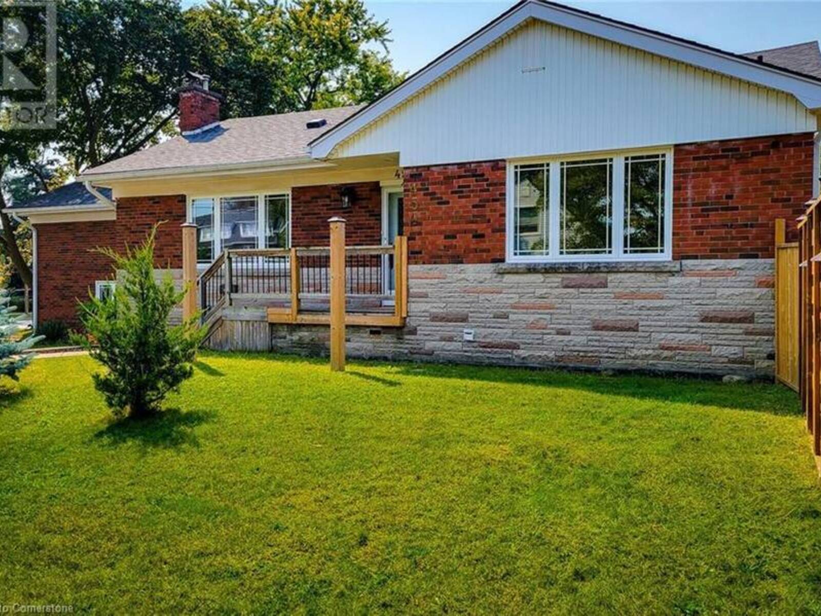 454 MAYZEL Road, Burlington, Ontario L7R 3C3