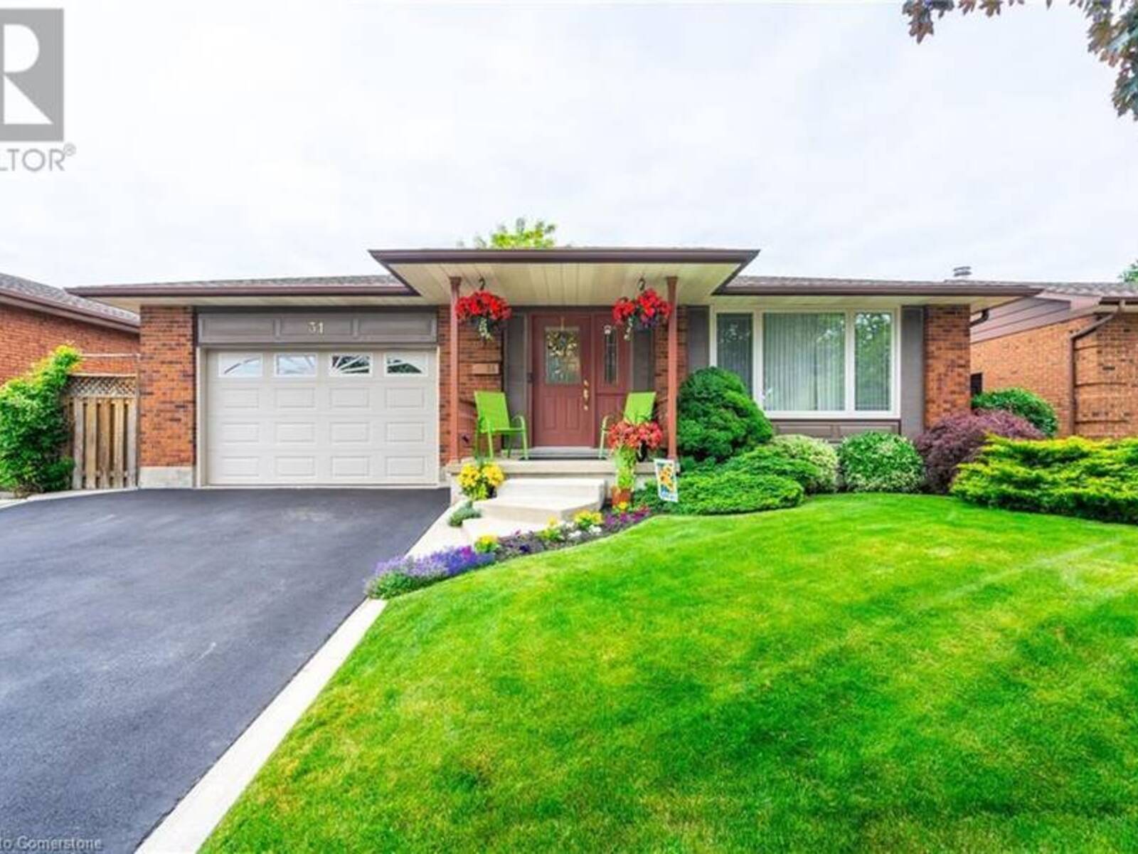 31 ACKLAND Street, Stoney Creek, Ontario L8J 1H5