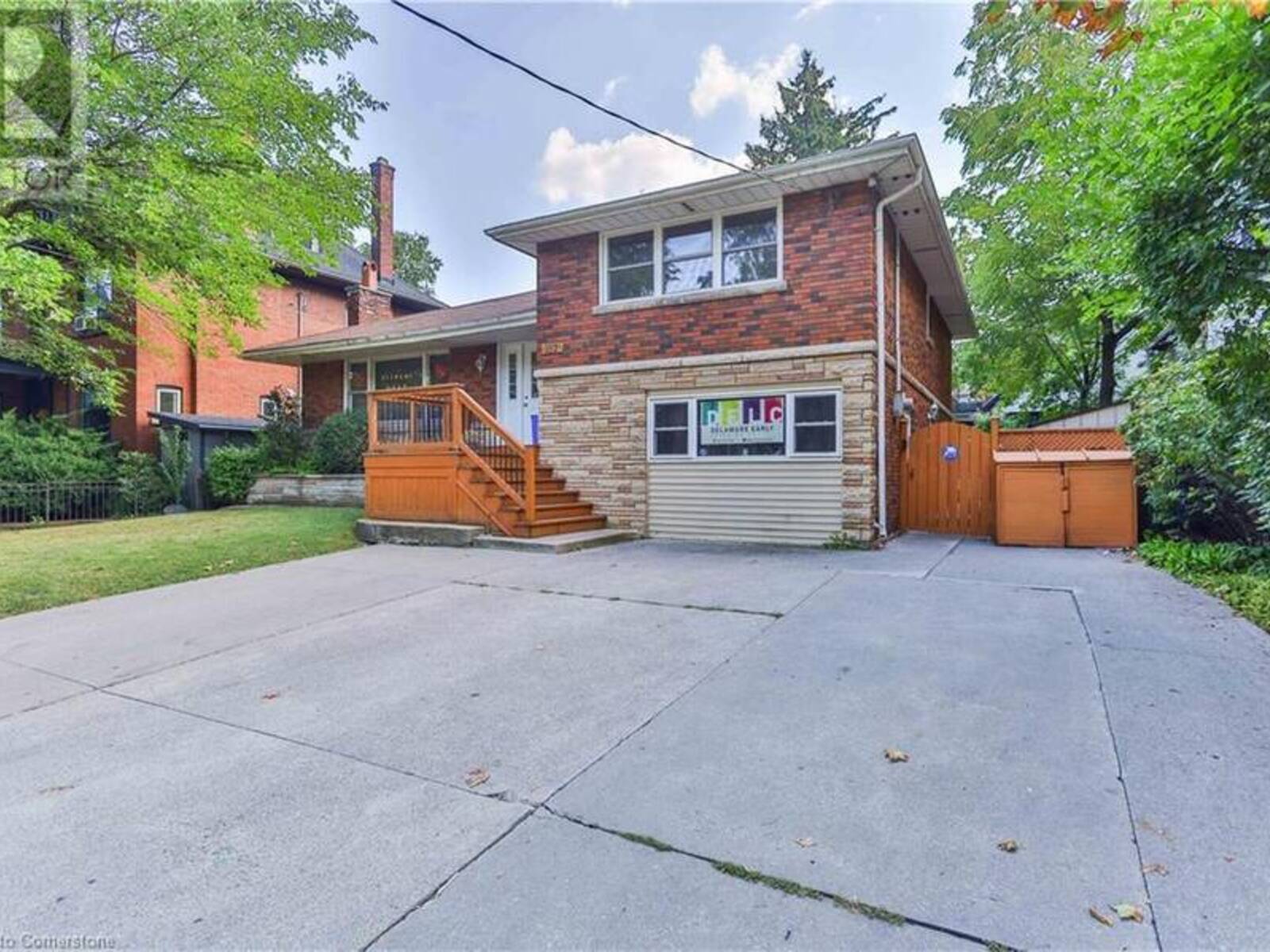 162 DELAWARE Avenue, Hamilton, Ontario L8M 1V6