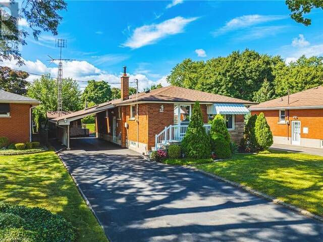 52 HOOVER Crescent Hamilton Ontario, L9A 3H1