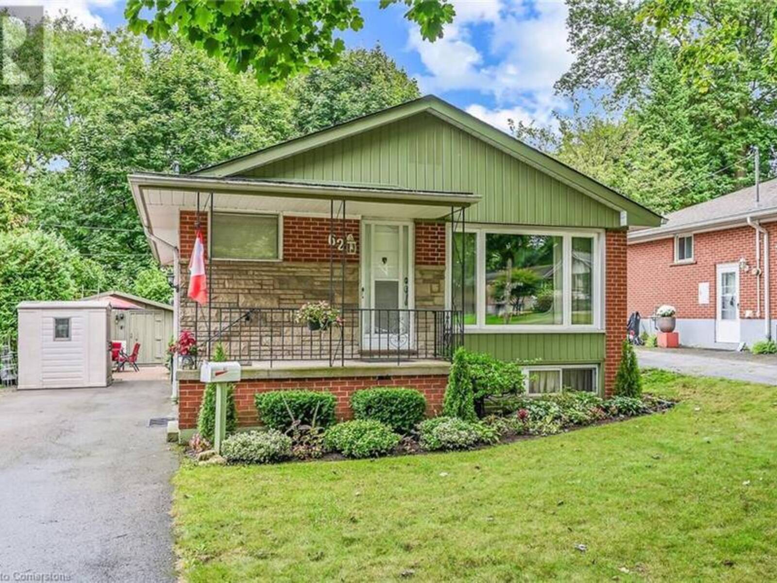 62 BLACKWOOD Crescent, Hamilton, Ontario L8S 3H5