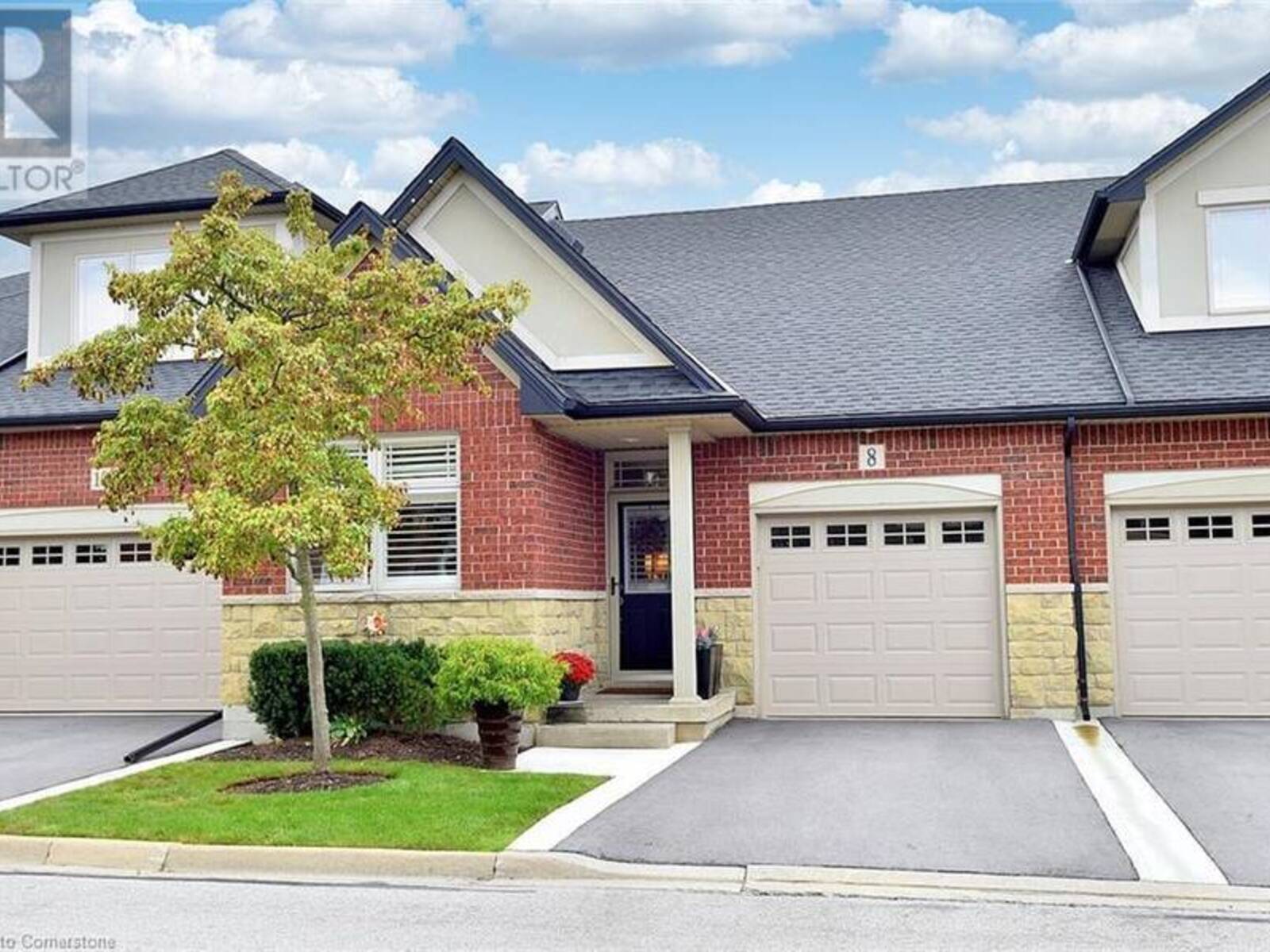 8 CARMICHAEL Trail, Ancaster, Ontario L9K 0A1