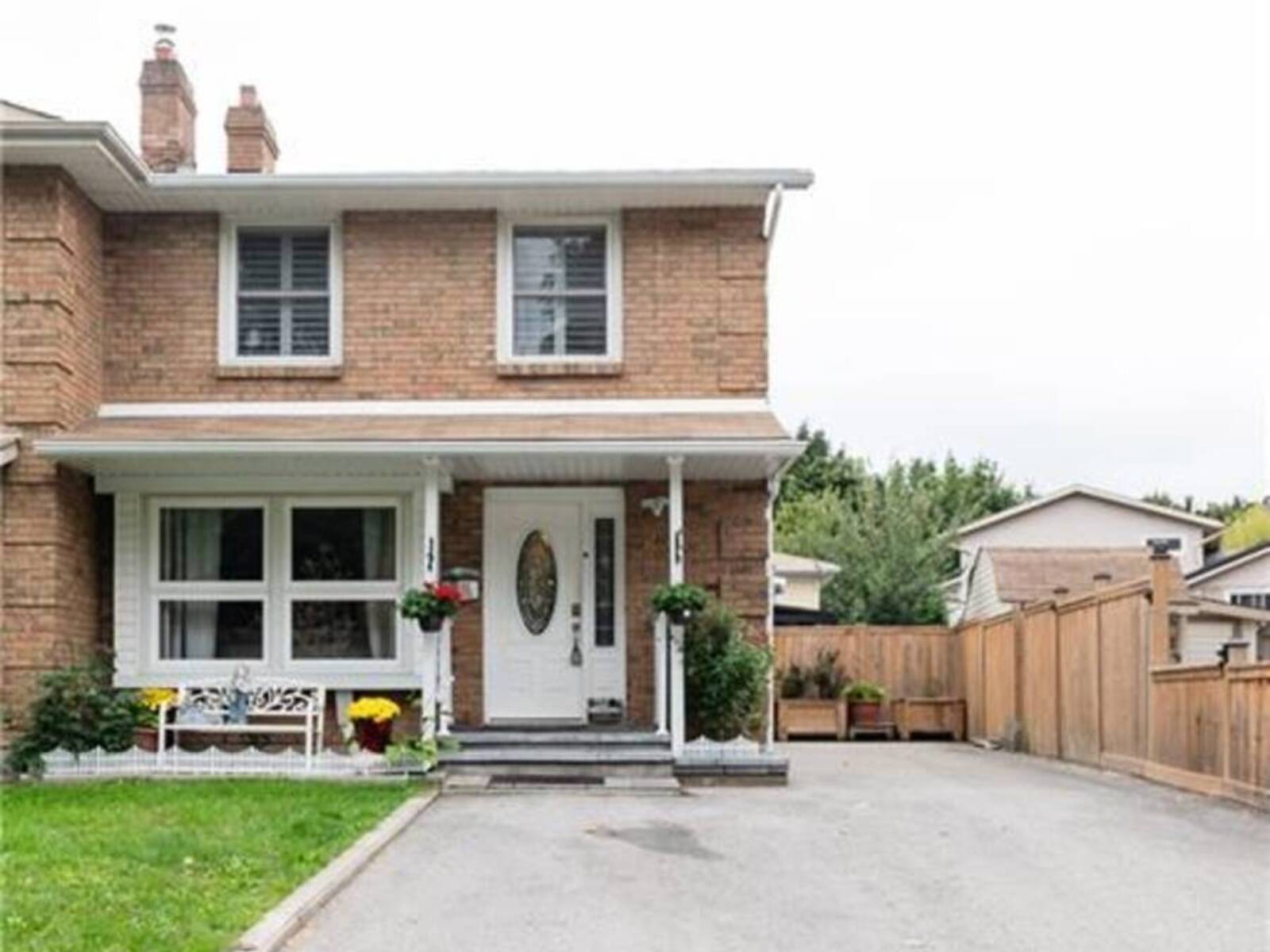 25 WINDWARD Street, St. Catharines, Ontario L2M 7P4