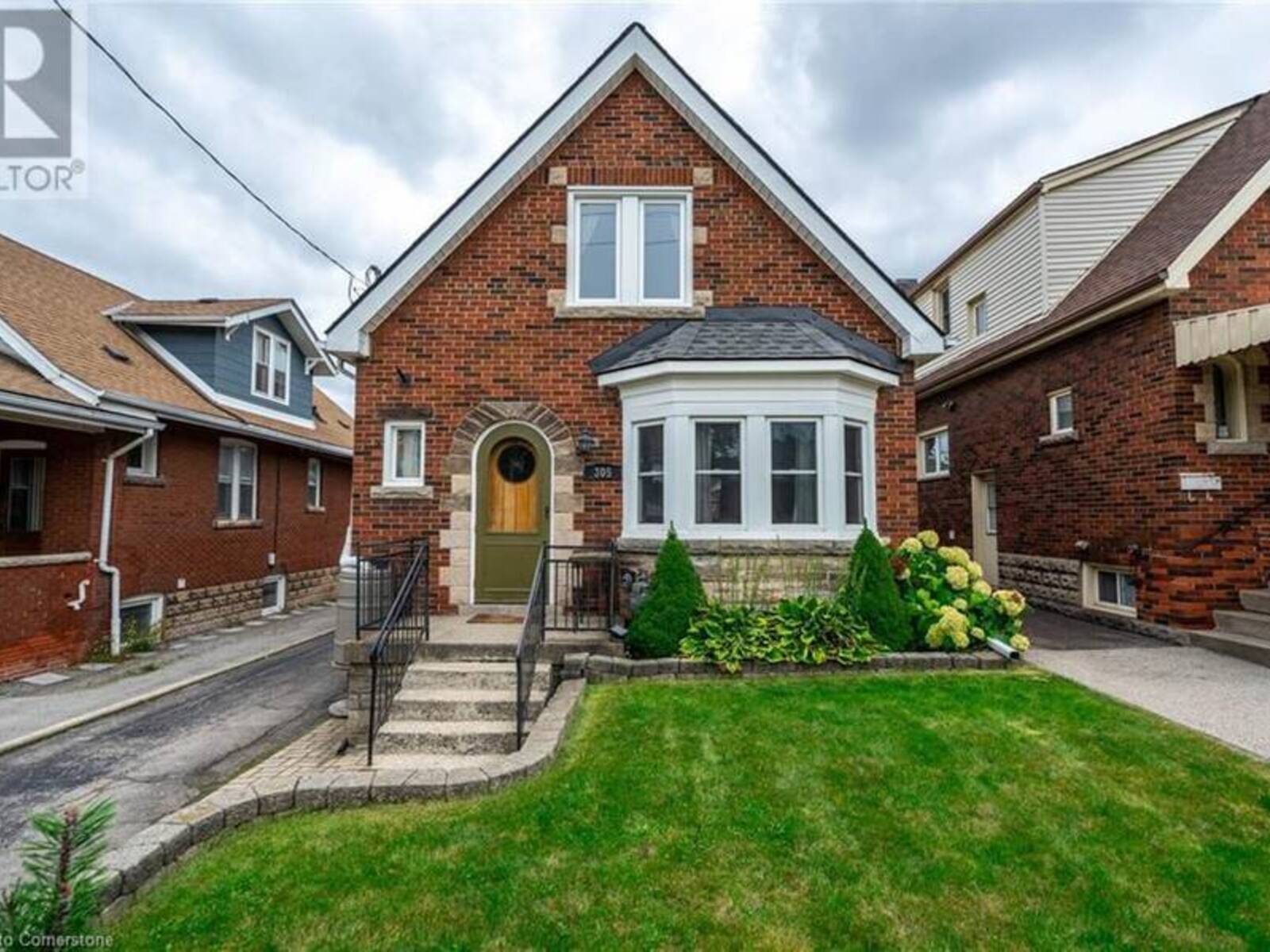 305 WEXFORD Avenue S, Hamilton, Ontario L8K 2P4