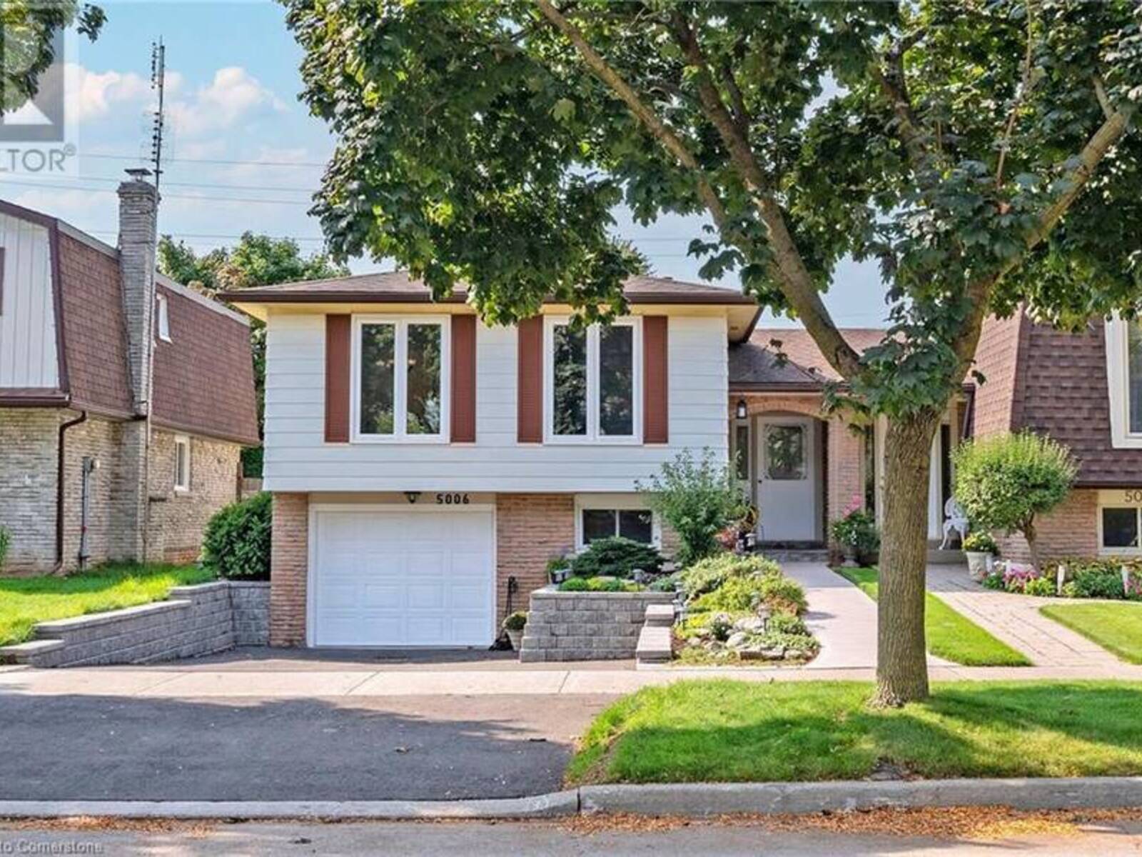 5006 BRADY Avenue, Burlington, Ontario L7L 3X6