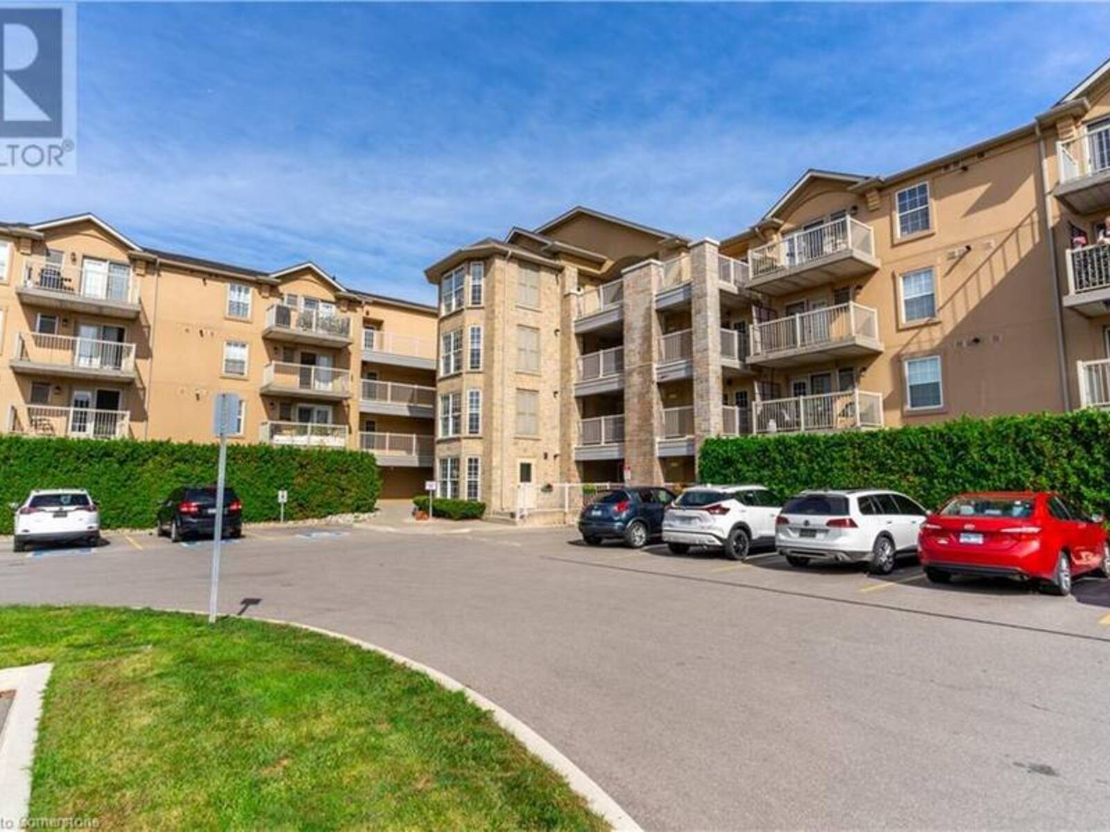 1480 BISHOPS Gate Unit# 213, Oakville, Ontario L6M 4N4