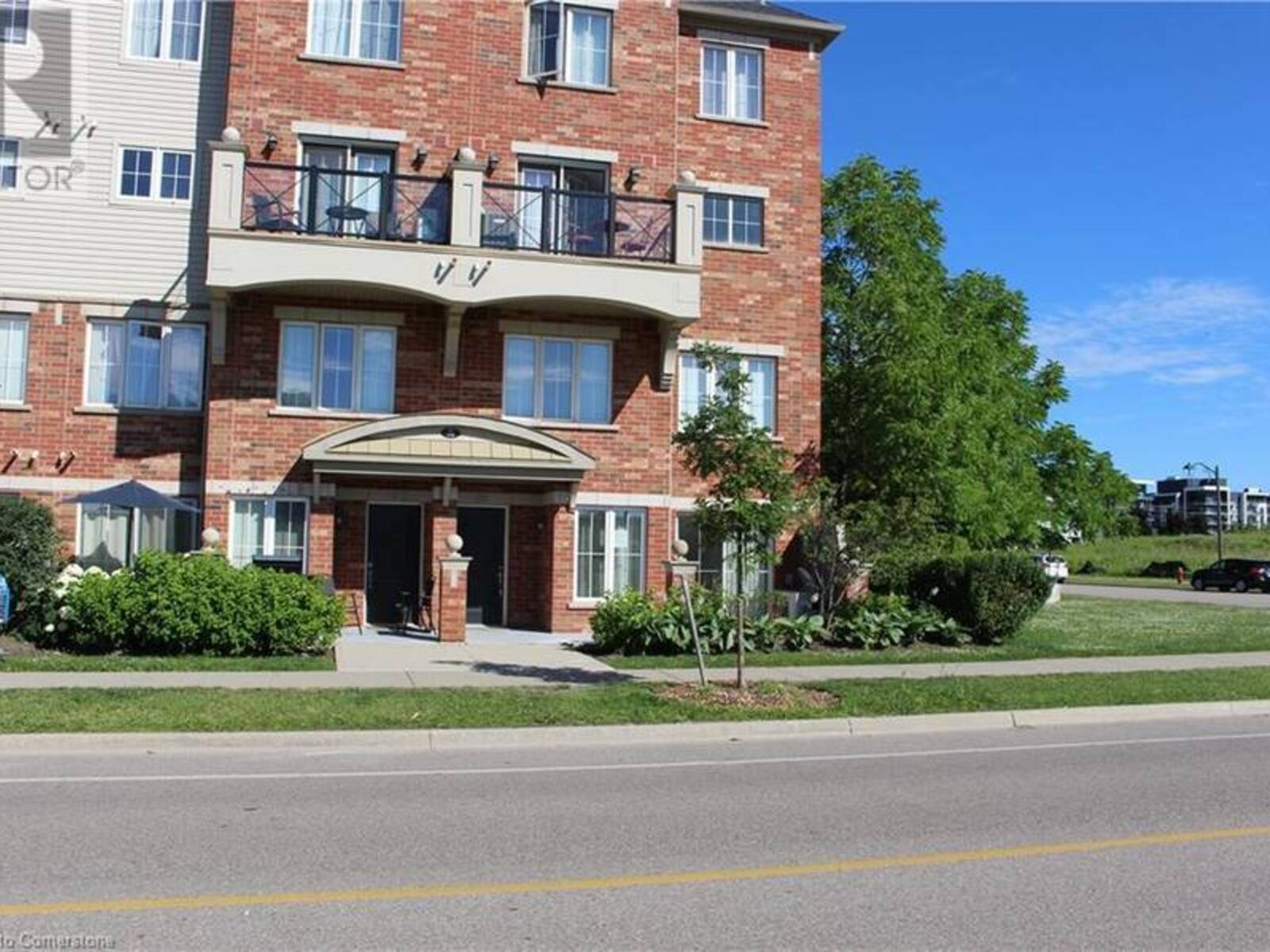 51 HAYS Boulevard Unit# 1, Oakville, Ontario L6H 0J1